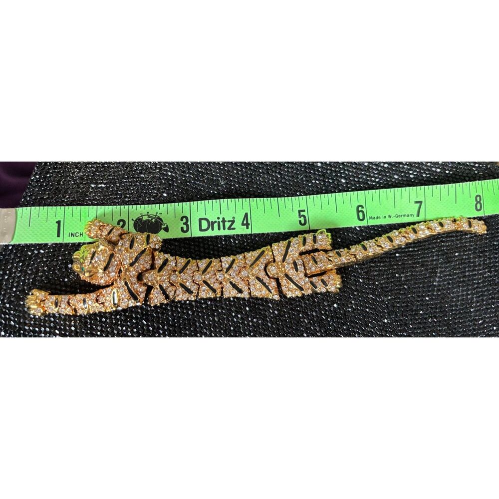 Vintage Articulated Tiger Over the Shoulder Rhinestone Brooch - Picture 6 of 6